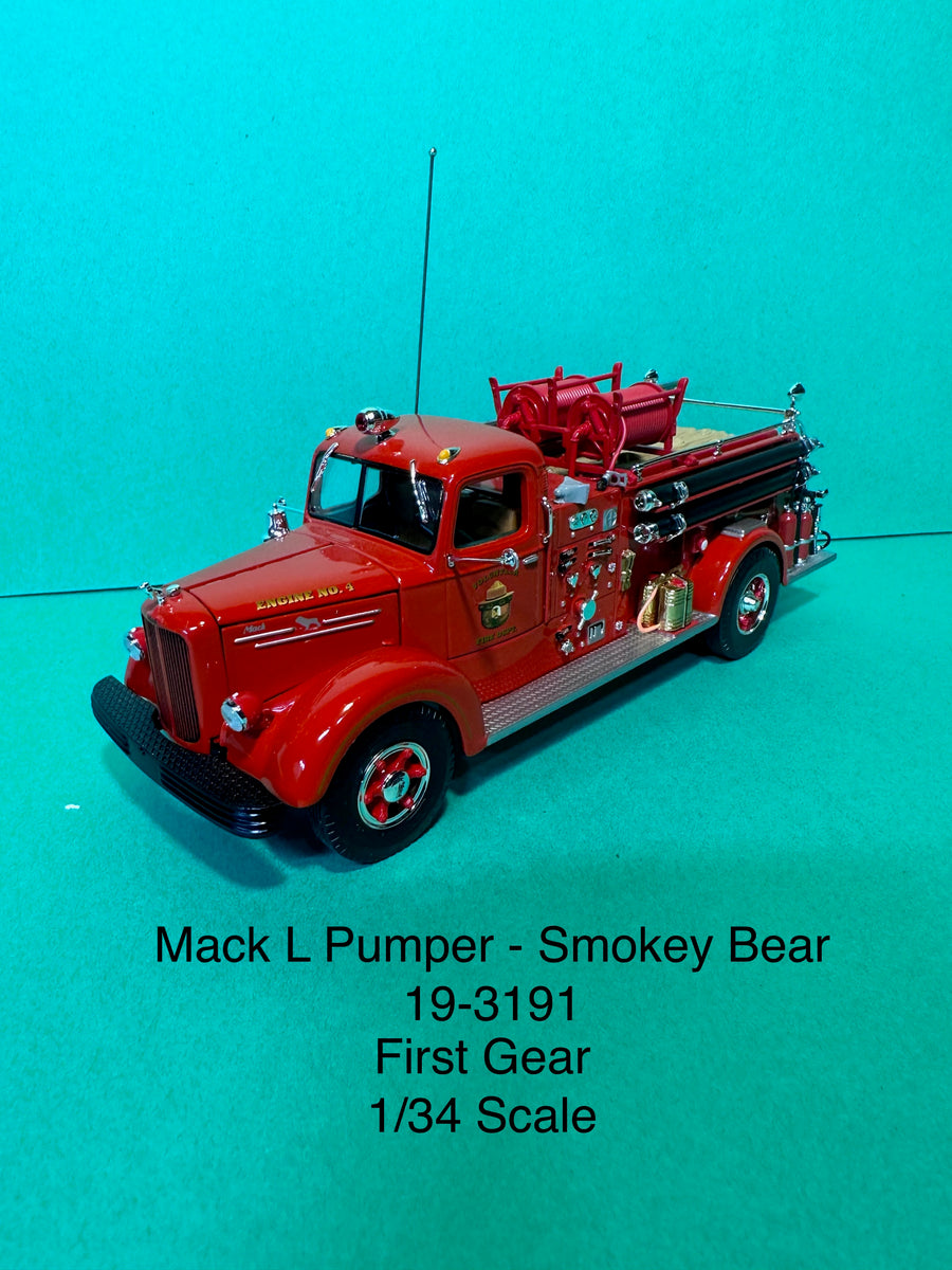 First Gear 1/34 Scale 18-3247 - Mack L Model Pumper First Gear 1/34 Scale 18-3247 - Mack L Model Pumper