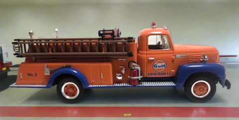 First Gear 1957 International R-190 Fire Ladder Truck Gulf Oil