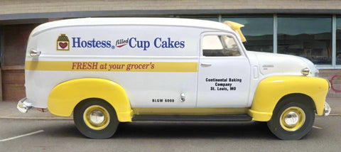 First Gear 1949 Chevrolet Panel Truck Hostess Cup Cakes